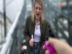 お下品ま◯こ雑魚まん化 イキ恥リモバイ日本の電動芸能「寸止め」で何度も絶頂失禁するまんさん メロディー・雛・マークス　サンプル画像02